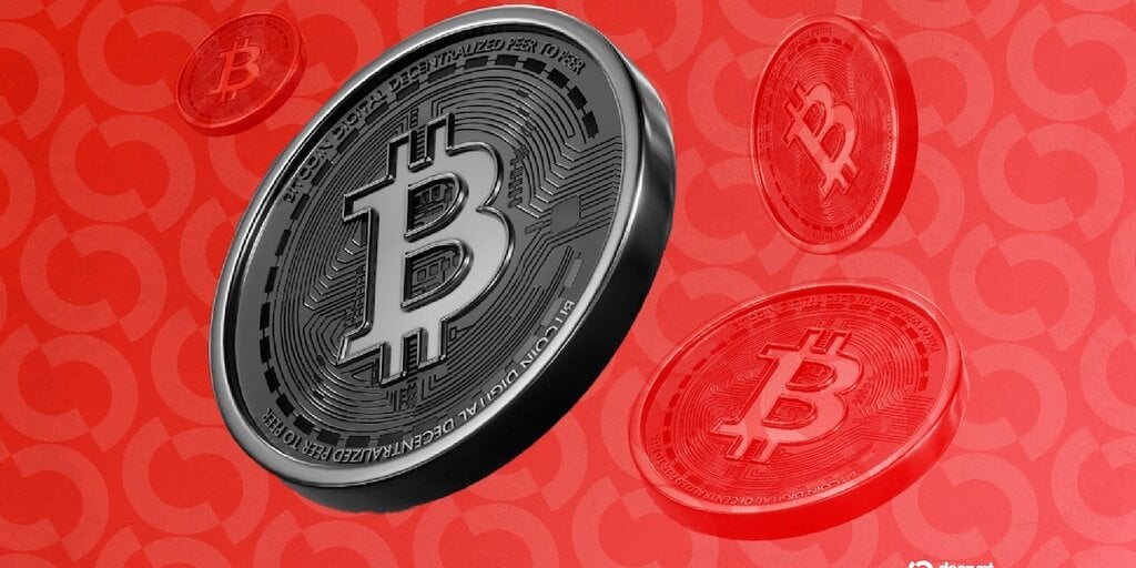 Bitcoin, Ethereum and Dogecoin Slide as Crypto Liquidations Top $900 Million