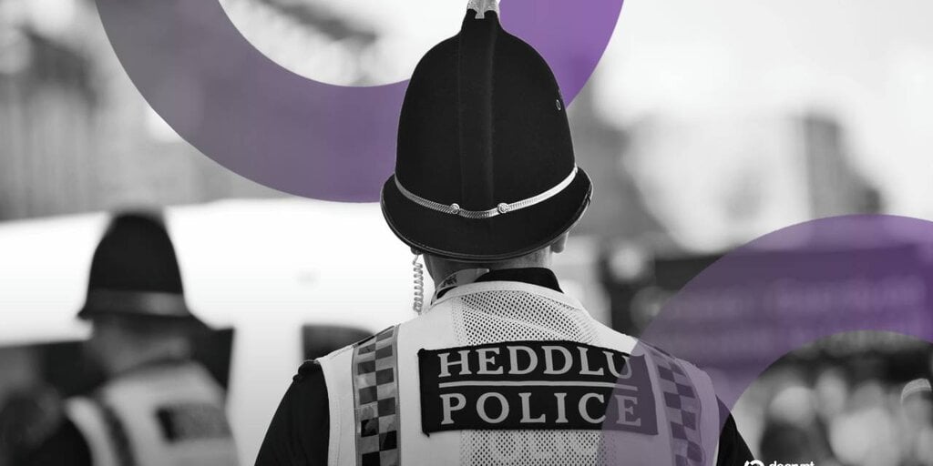 Scammer Poses as UK Police, Steals $2.8M in Bitcoin From Hardware Wallet